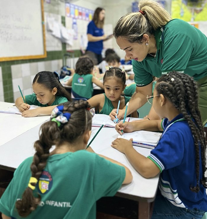Há Décadas com a certeza de ter conduzido cidadão para o caminho da dignidade.